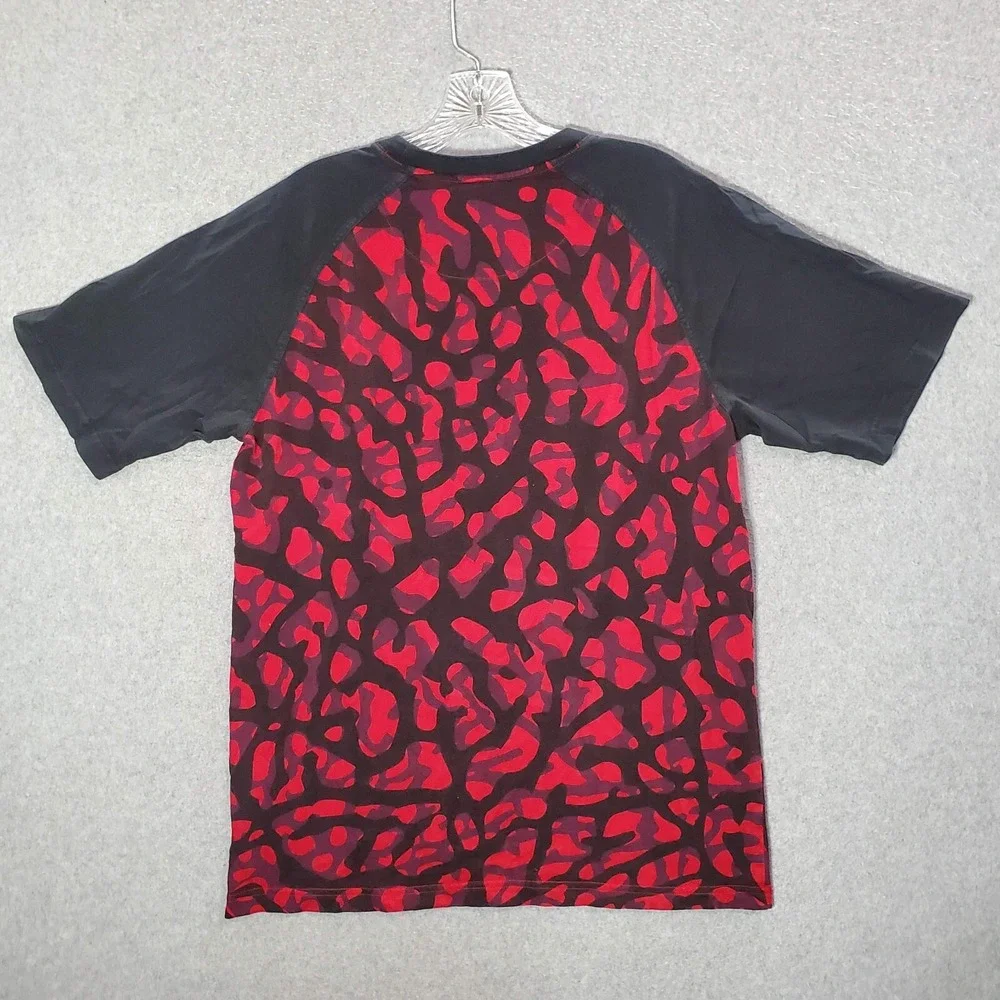 Air Jordan Men Shirt Large Red Camo Y2K Jumpman Logo Short Sleeve Tee‎